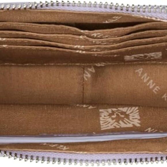 Chic Lavender Half Moon Crossbody with Sculpted Buckle - Everyday Essential - Picture 3 of 5